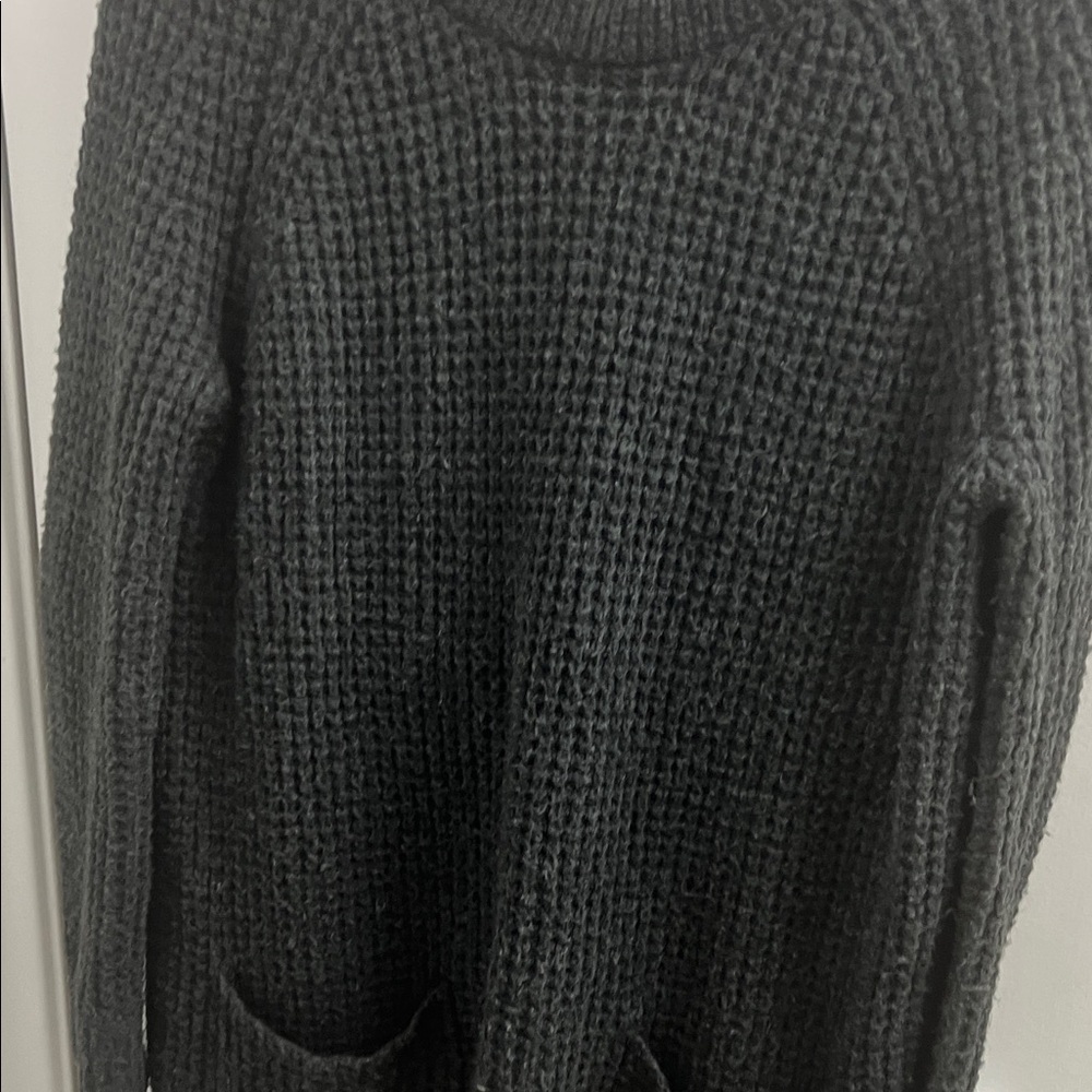 🖤 Cozy Black Knit Crew Neck Sweater | Classic Warm Winter Pullover - Picture 4 of 10